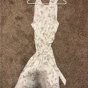 41 Hawthorn White Floral Dress